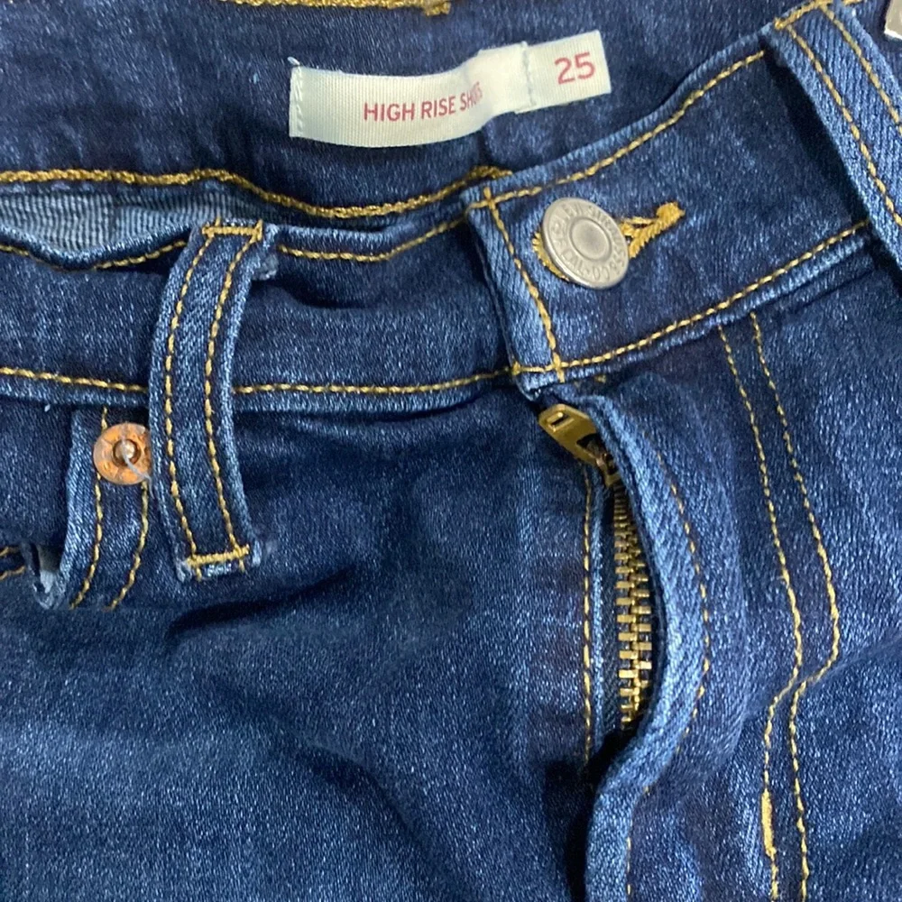 levis - Picture 2 of 3